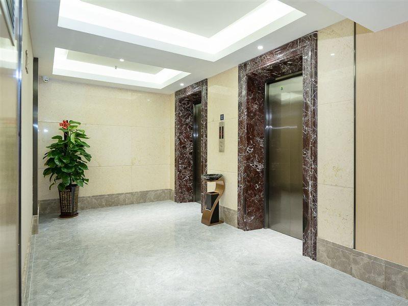 Kyriad Marvelous Hotel Dongguan Changan Light Rail Station Exterior foto