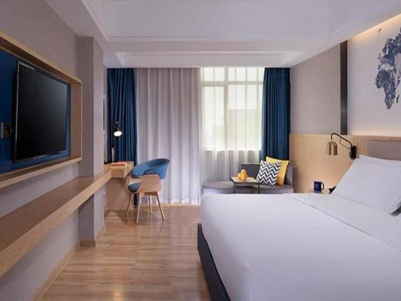 Kyriad Marvelous Hotel Dongguan Changan Light Rail Station Exterior foto